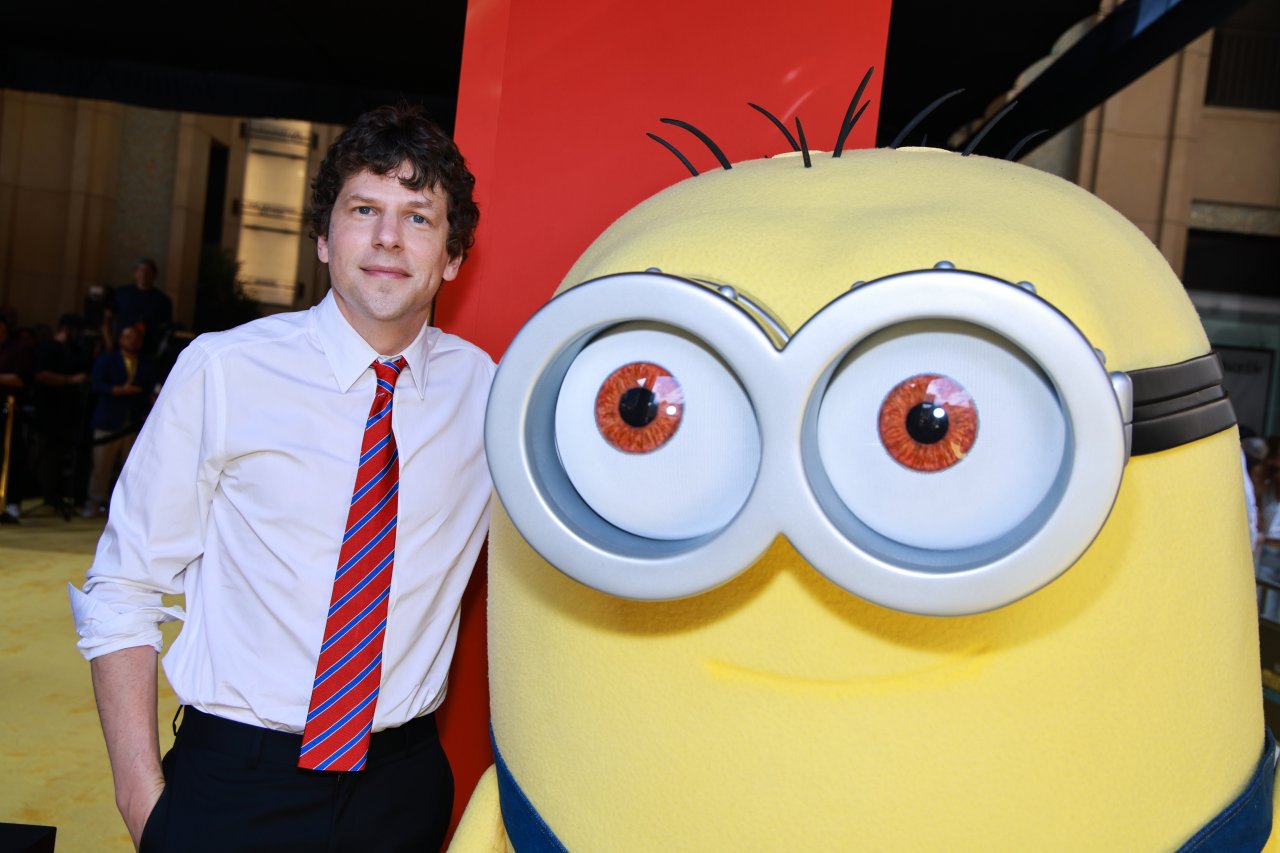 Los actores de 'Minions & Monsters' intentan hablar minionés en el estreno mundial