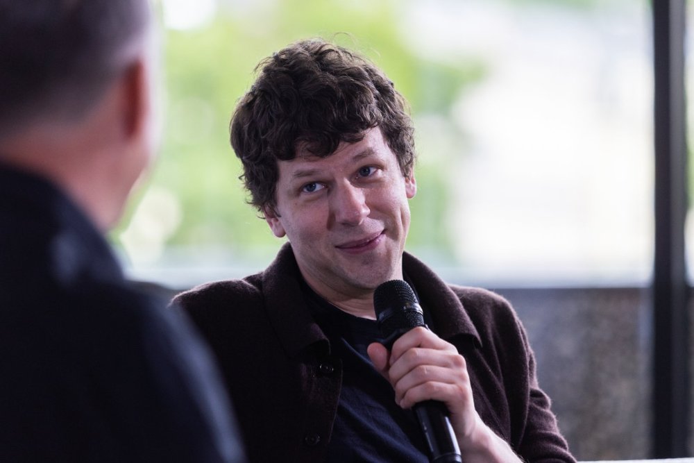 Jesse Eisenberg rechaza irse de EE.UU. por Trump: "Sería tonto"