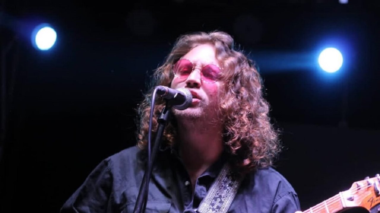 Decibeles lanza su primer disco: cinco años de búsqueda y rock genuino desde Caacupé