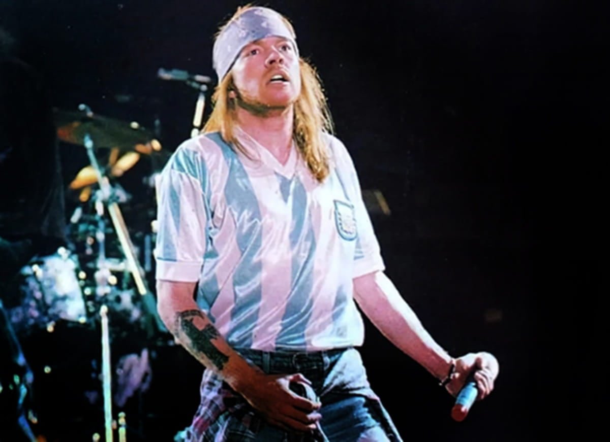 El caótico debut de Guns N' Roses en Argentina: cuando Axl Rose incendió River Plate