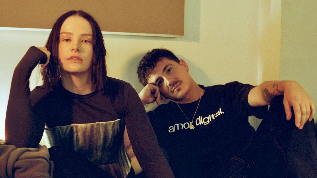 Ela Minus y Nick León se unen en un EP colaborativo con sabor latino